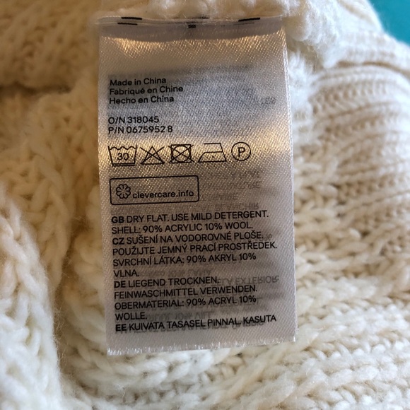 H&M Junior Cropped Cream Turtleneck Sweater Size M - Picture 4 of 4